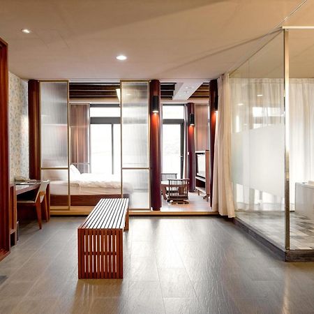 Tian Xia Ju Motel Yilan Kültér fotó