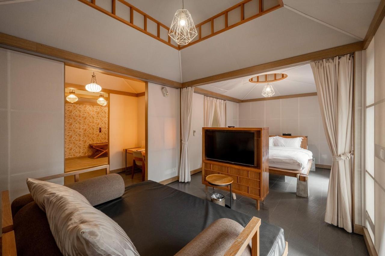 Tian Xia Ju Motel Yilan Kültér fotó