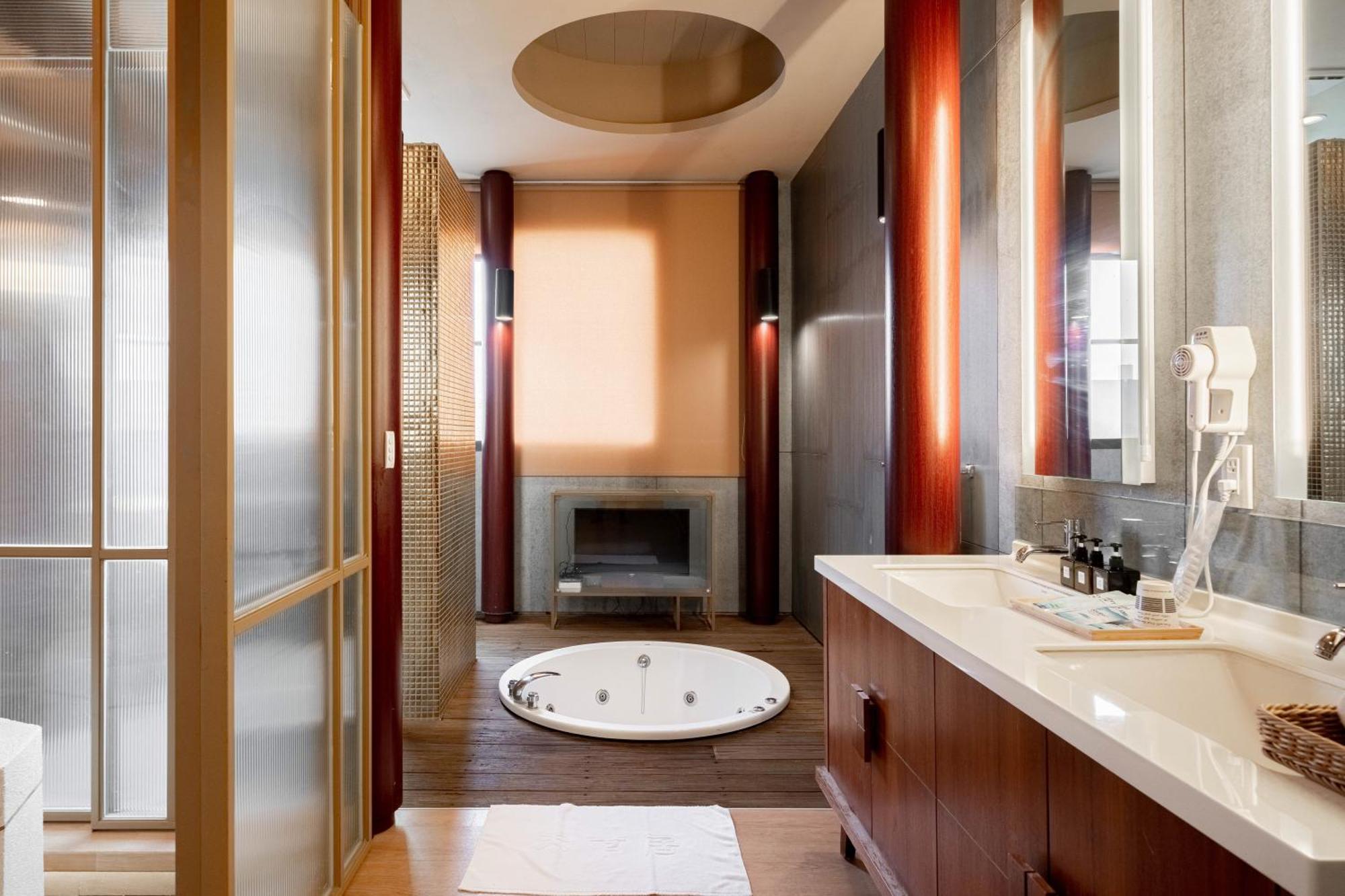 Tian Xia Ju Motel Yilan Szoba fotó