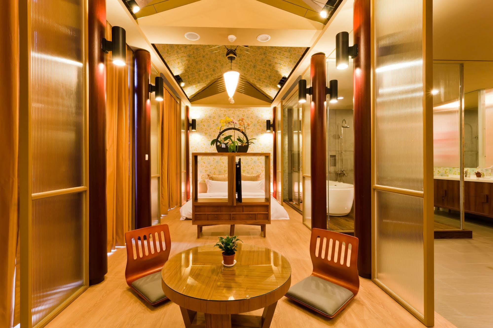 Tian Xia Ju Motel Yilan Kültér fotó