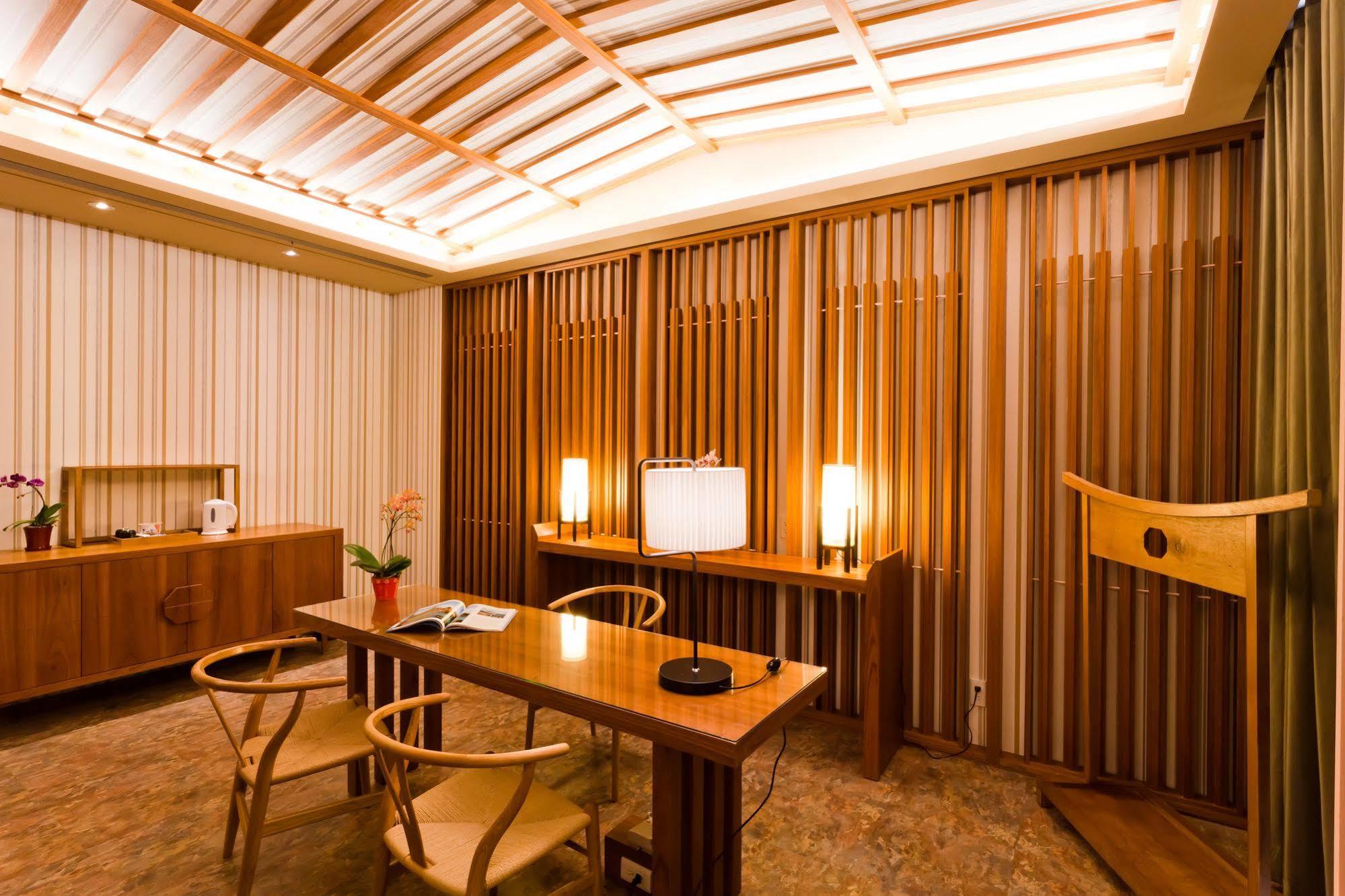 Tian Xia Ju Motel Yilan Kültér fotó