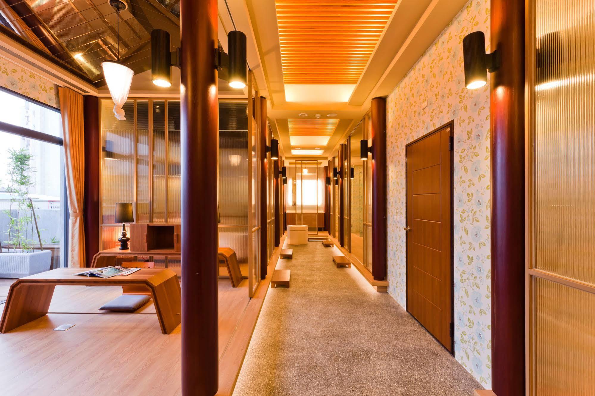Tian Xia Ju Motel Yilan Kültér fotó